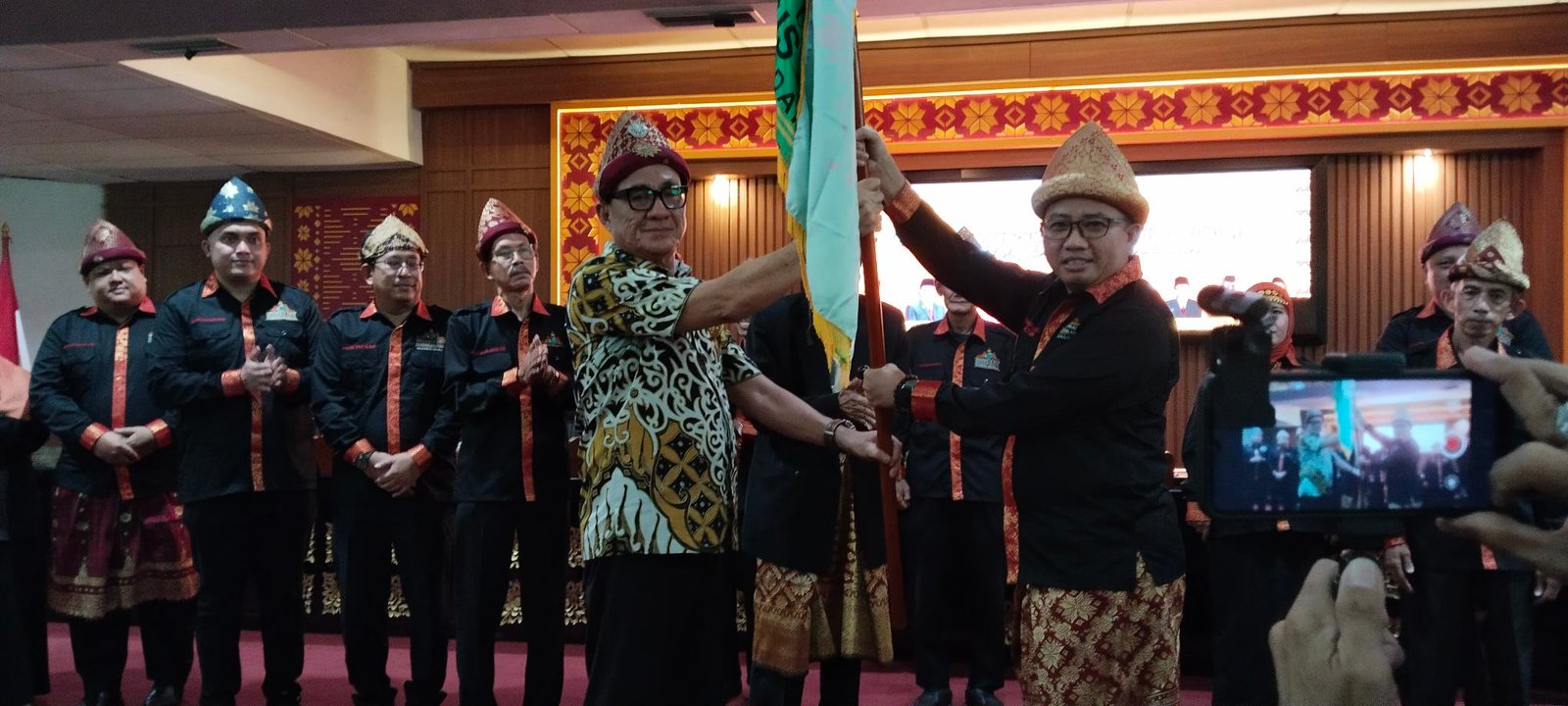 Pengukuhan Pengurus Perkumpulan Zuriat Masagus-Masayu Palembang Darussalam (PZMMPD) periode 2024-2029 Sabtu, (27/9/2025) di ruang rapat paripurna DPRD Kota Palembang