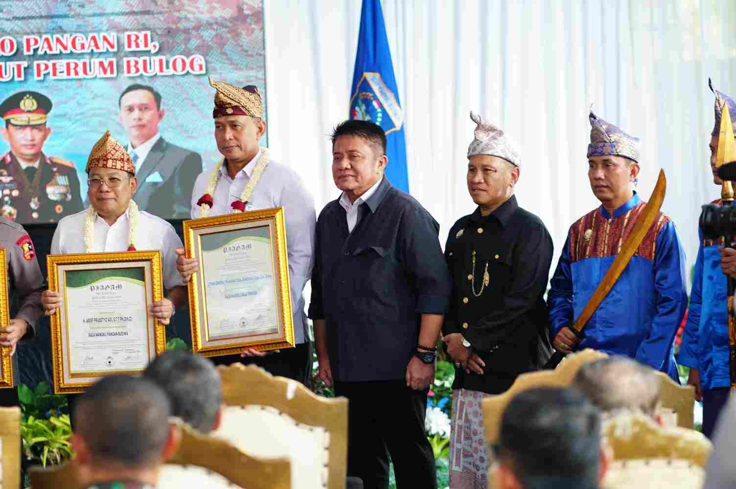 Kunker ke Sumsel, Lima Tokoh Nasional Terima Gelar Adat Komering