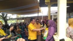 Dewan Pimpinan Daerah (DPD) Partai Golkar Kabupaten Penukal Abab Lematang Ilir (PALI) menggelar aksi sosial dengan membagikan sebanyak 1.000 paket sembako