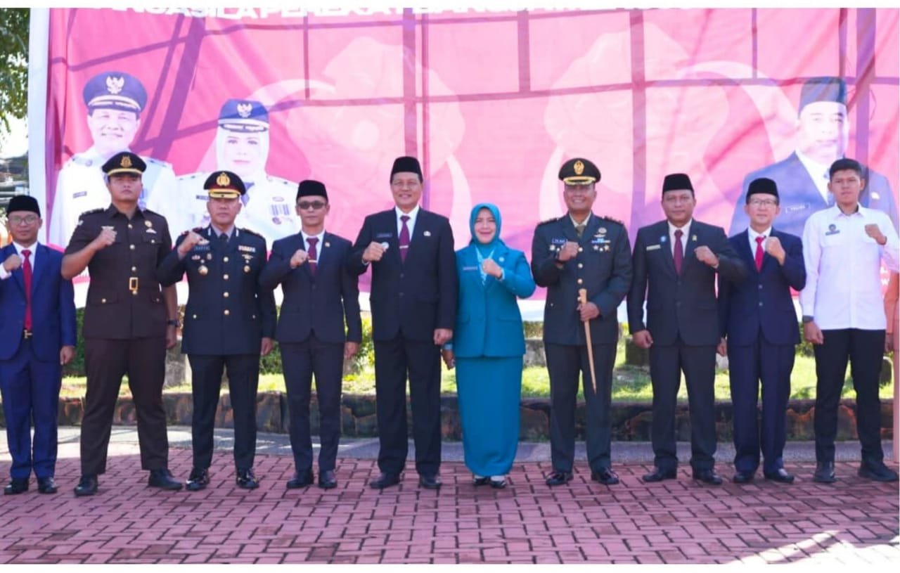 Apel Upacara Peringatan Hari Kesaktian Pancasila Tahun 2025 di Lapangan Kantor Bupati Muara Enim, Rabu (1/10).