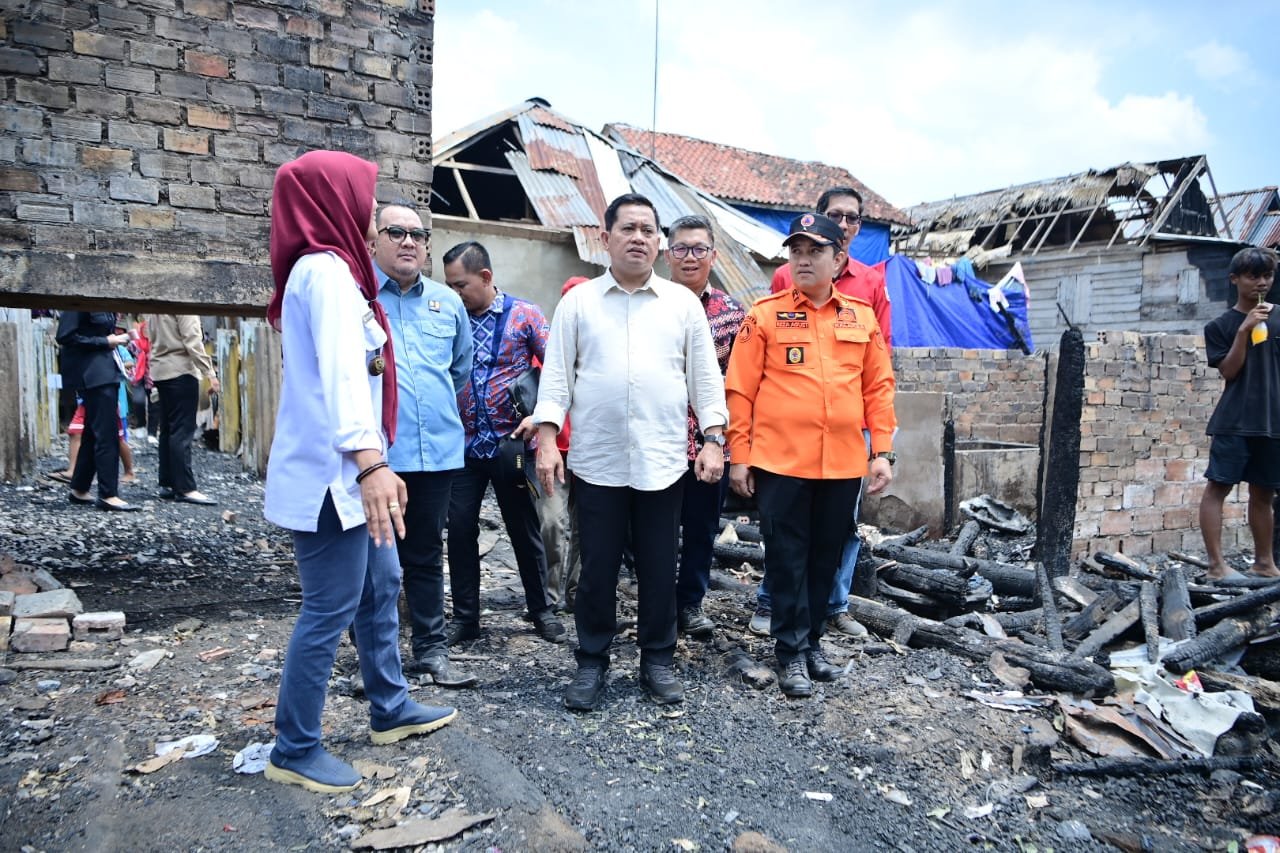 Bupati Askolani Tinjau Lokasi Kebakaran di Tanjung Lago