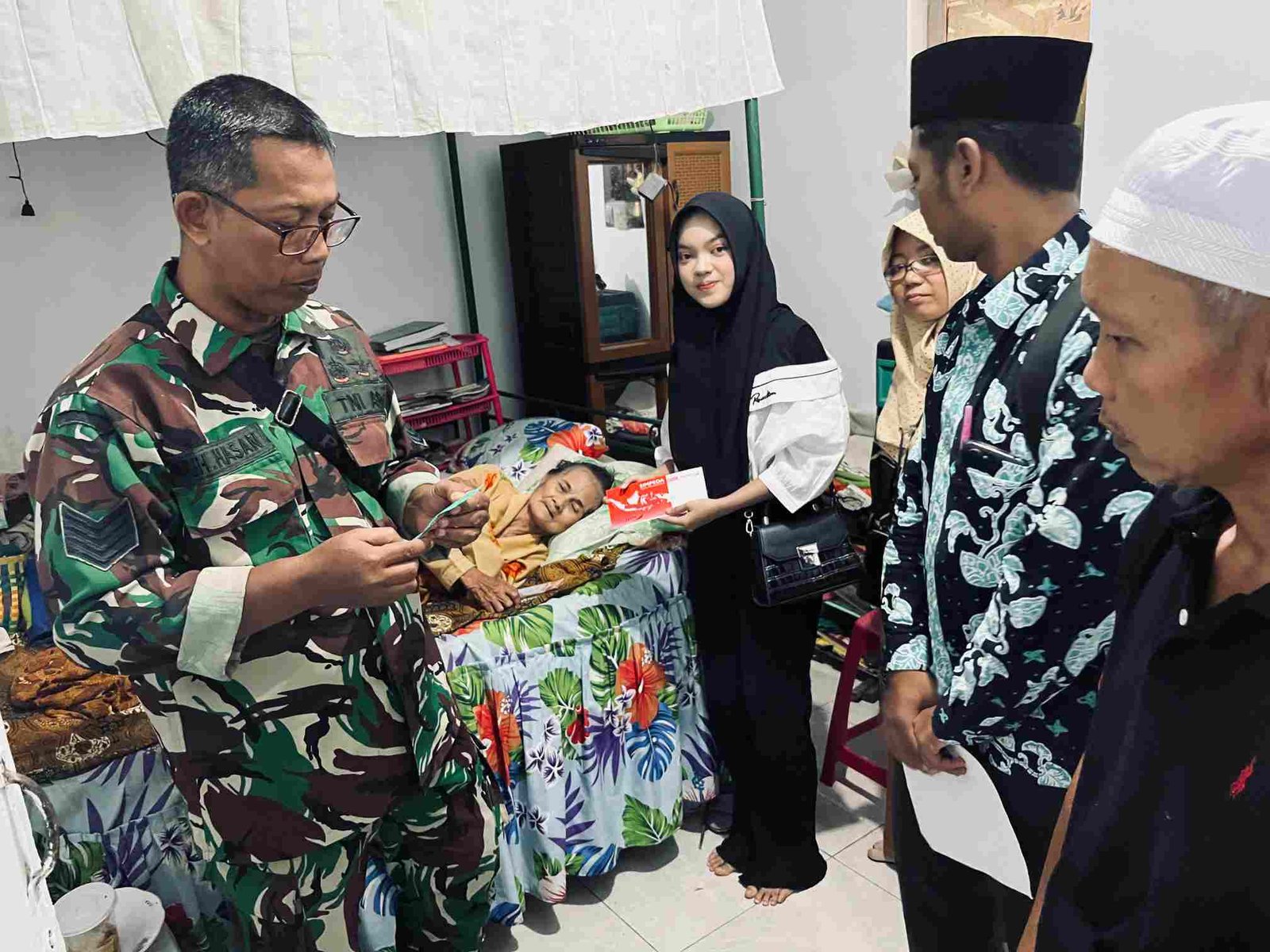 Guru Ngaji Sakit, Pemkab Jember Antar Honor Langsung ke Rumah