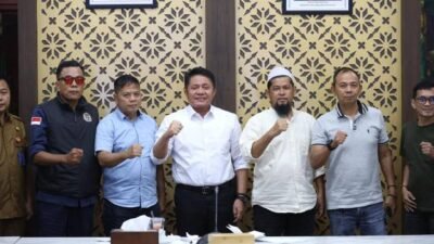 Gubernur Sumatera Selatan (Sumsel) Dr. H. Herman Deru menunjukkan kepeduliannya terhadap dunia olahraga