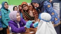 Bunda Literasi sekaligus Ketua TP PKK Kabupaten Muba Hj. Fatimah Toha membuka secara resmi kegiatan Bakti Sosial Persatuan Dokter Gigi Indonesia (PDGI) Cabang Muba