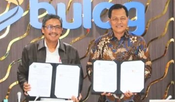 Bupati Muara Enim, H. Edison dan Direktur Utama Perum Bulog di Gedung Perum Bulog, Jakarta, pada Senin (27/10).