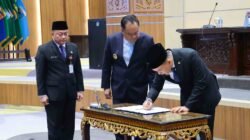 Wakil Gubernur H. Cik Ujang menghadiri Rapat Paripurna ke-24 DPRD Sumsel, Senin (27/10/2025),