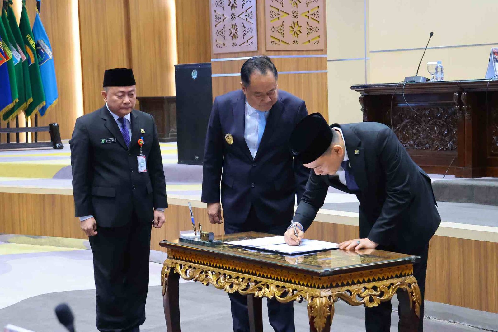 Wakil Gubernur H. Cik Ujang menghadiri Rapat Paripurna ke-24 DPRD Sumsel, Senin (27/10/2025),