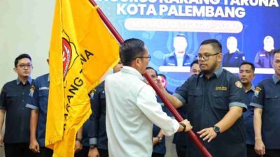 Wali Kota Palembang, Ratu Dewa saat menghadiri Pelantikan Kepengurusan Karang Taruna Kota Palembang Masa Bakti 2025 - 2030