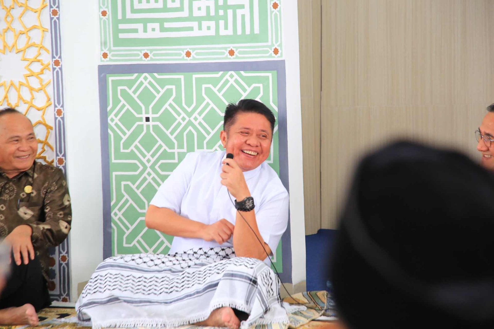 Gubernur saat memberikan arahan pada kegiatan Pembinaan ASN di Masjid Al Hayza, Kantor Gubernur Sumatera Selatan, Jum’at (7/11/2025).