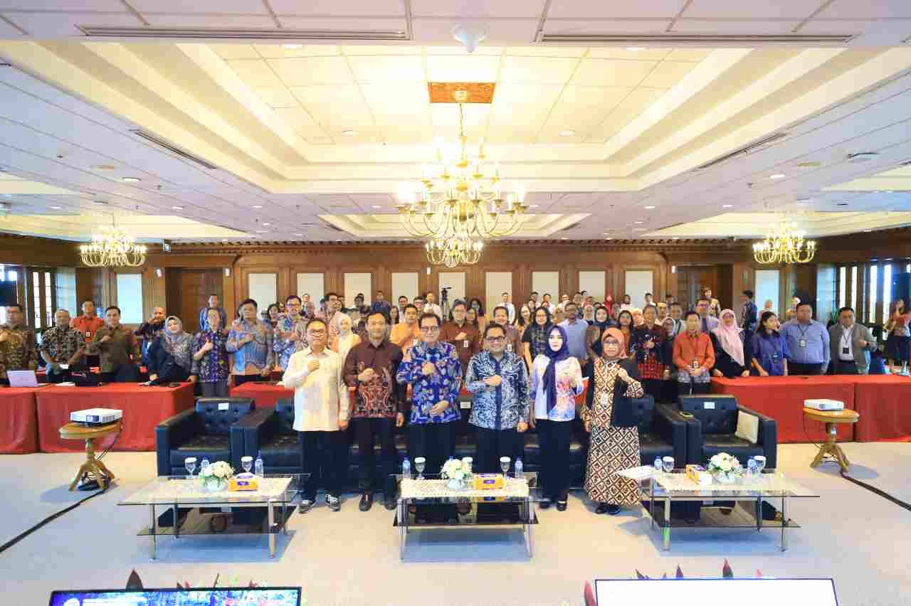 Kepala Eksekutif Pengawas Perbankan OJK Dian Ediana Rae dalam Focus Group Discussion (FGD) nasional bertema “Penguatan Sinergi Digitalisasi Dokumen Pertanahan dalam Mendukung Penyaluran Kredit Perbankan yang Aman, Efisien, dan Terintegrasi" di Jakarta