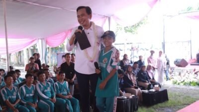 Bupati Jember, Gus Fawait berkunjung ke SMPN 1 Kencong