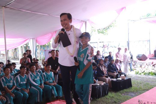 Bupati Jember, Gus Fawait berkunjung ke SMPN 1 Kencong