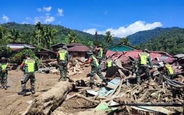 TNI AD Kodim 0108/Agara Giat Mencari Warga yang Terset Banjir Bandang