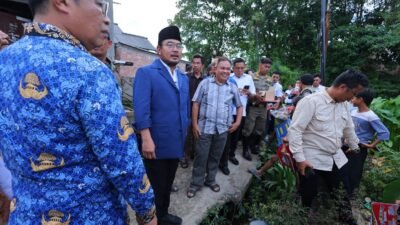 Wakil Wali Kota Palembang, Prima Salam, bergerak cepat menindaklanjuti keluhan warga dengan meninjau langsung kondisi jembatan rusak di Kelurahan Silaberanti, Kecamatan Jakabaring, Rabu (17/12/2025).