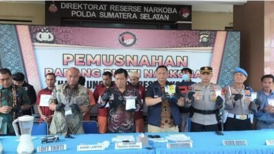 Direktorat Reserse Narkoba (Ditresnarkoba) Polda Sumsel memusnahkan barang bukti narkotika jenis sabu-sabu seberat 2,6 kilogram dan pil ekstasi seberat 1.000 gram.