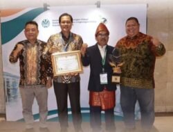 Dua Prestasi Sekaligus, Bupati dan Desa Harapan Jaya Sabet Penghargaan Proklim Nasional