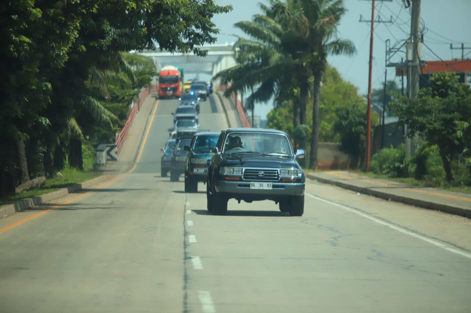 Gubernur Sumatera Selatan (Sumsel) Dr. H. Herman Deru bersama komunitas Toyota Land Cruiser Indonesia (TLCI) Chapter 22 Palembang
