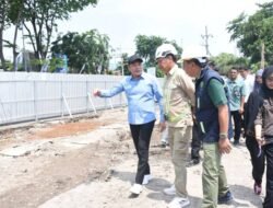 Sidak Proyek Pembangunan Alun-alun Sidoarjo, Bupati Subandi Temukan Banyak Kekurangan