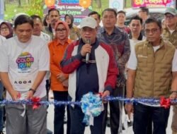 Bank Sumsel Babel Perkuat Komitmen CSR Berkelanjutan Melalui Pemberdayaan UMKM di Sembawa Color Run 2025