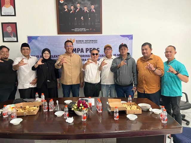 jumpa pers yang digelar di kantor KI Sumsel, Palembang, Jumat 26 Desember 2025.