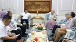 Sekda Palembay Aprizal saat menerima audiensi Tim DEN 401 FK Unsri pada Rabu (14/1/2026).