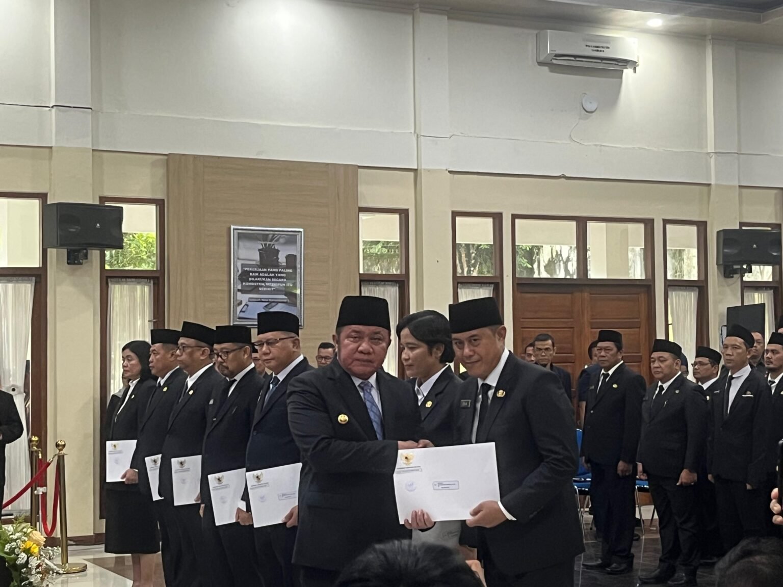 Gubernur Sumatera Selatan (Sumsel), Herman Deru saat melantik dan mengambil sumpah jabatan 154 pejabat struktural serta fungsional di lingkungan Pemerintah Provinsi Sumsel, Kamis (15/1/2026).
