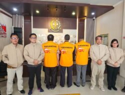 OJK Serahkan Tersangka Perkara Tindak Pidana Pasar Modal PT Sriwahana Adityakarta