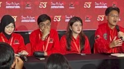 Politikus muda PDI Perjuangan, Seno Bagaskoro (Kedua dari kiri).