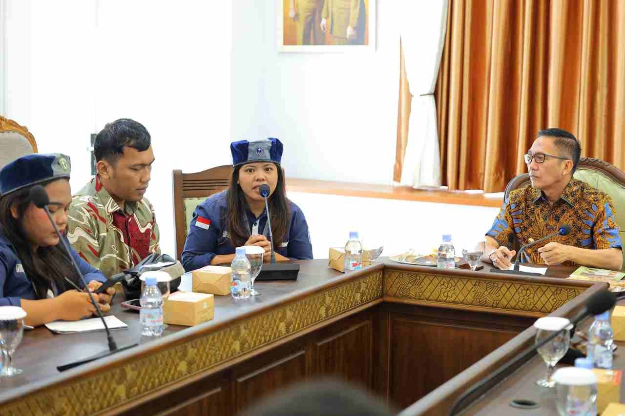 Walikota Palembang, H. Ratu Dewa, menerima kunjungan audiensi dari Gerakan Mahasiswa Kristen Indonesia (GMKI) Palembang