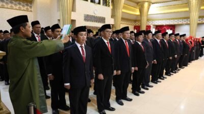 Bupati Jember, Muhammad Fawait melantik dan mengukuhkan Pejabat Administrator dan Pengawas di lingkungan Pemerintah Kabupaten Jember