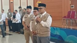 Menteri Haji saat meninjau langsung berbagai persiapan yang telah dilakukan oleh Petugas Penyelenggara Ibadah Haji (PPIH) di asrama haji pondok gede Senin (26/1/2025)