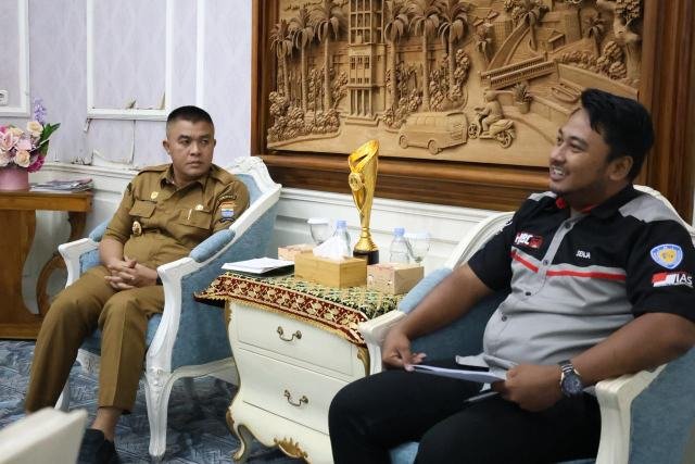 Sekretaris Daerah (Sekda) Kota Palembang saat menerima audiensi pengurus HBC Chapter Palembang bersama Koordinator Wilayah Sumatera.