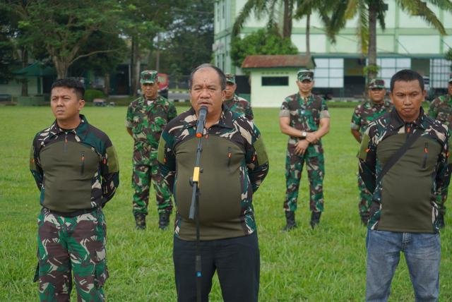 Bupati Asahan Uji Terbang Drone Pertanian di Lahan Pangan Padi Gogo Kodim 0208/AS