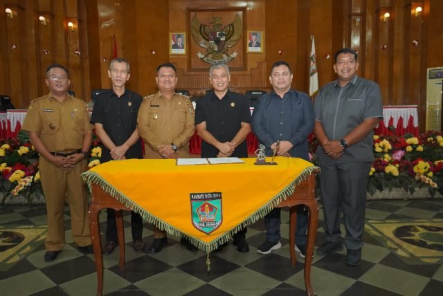 Wakil Bupati Asahan Hadiri Rapat Paripurna DPRD Pengambilan Keputusan 4 Ranperda