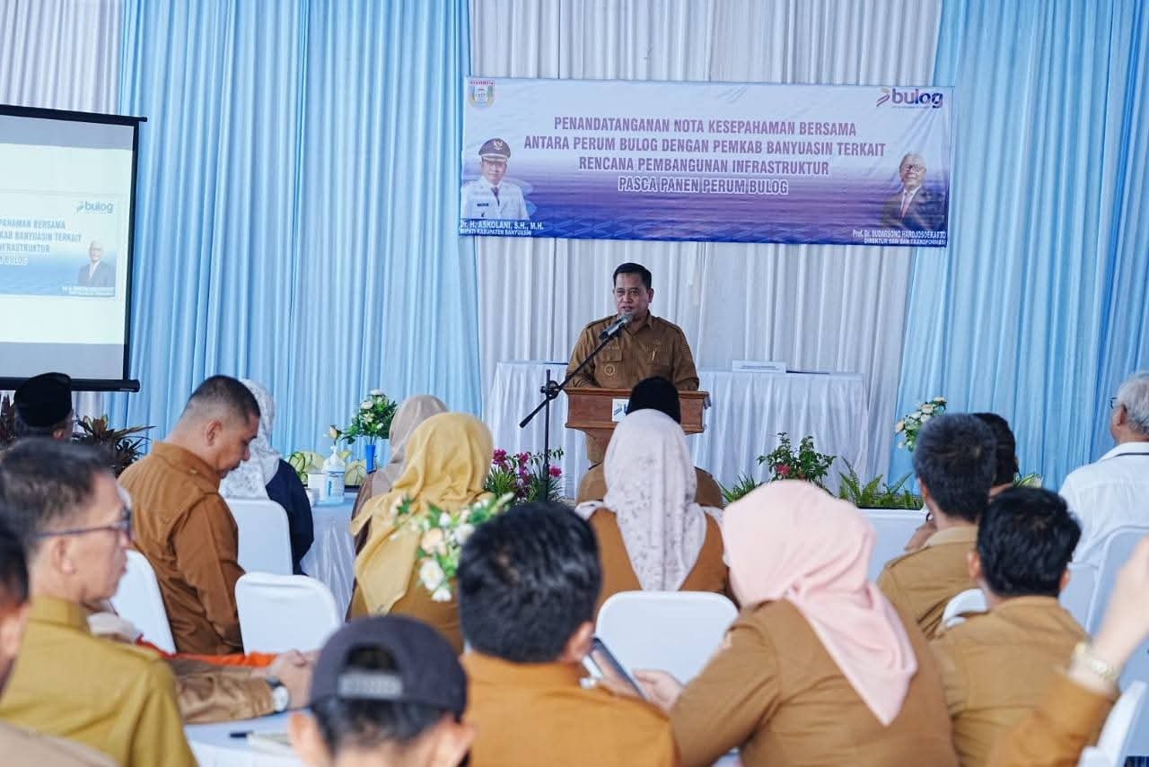 Bupati Banyuasin, Askolani, resmi menandatangani nota kesepahaman (MoU) dengan Perum Bulog Kenten Palembang terkait hibah tanah untuk pembangunan infrastruktur pasca panen di Kabupaten Banyuasin