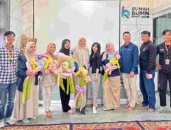 PTBA Ajak UMK Kembangkan Peluang Usaha Lewat Kreasi Bunga Balon