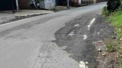 Belum Satu Bulan, Jalan Macan Lindungan Rusak Parah