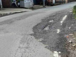 Belum Satu Bulan, Jalan Macan Lindungan Rusak Parah