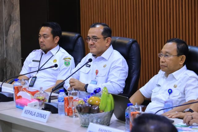 Sekretaris Daerah (Sekda) Provinsi Sumatera Selatan (Sumsel), H. Edward Candra, membuka Rapat Teknis Koordinasi dan Sinkronisasi Program Kegiatan Tahun Anggaran 2027