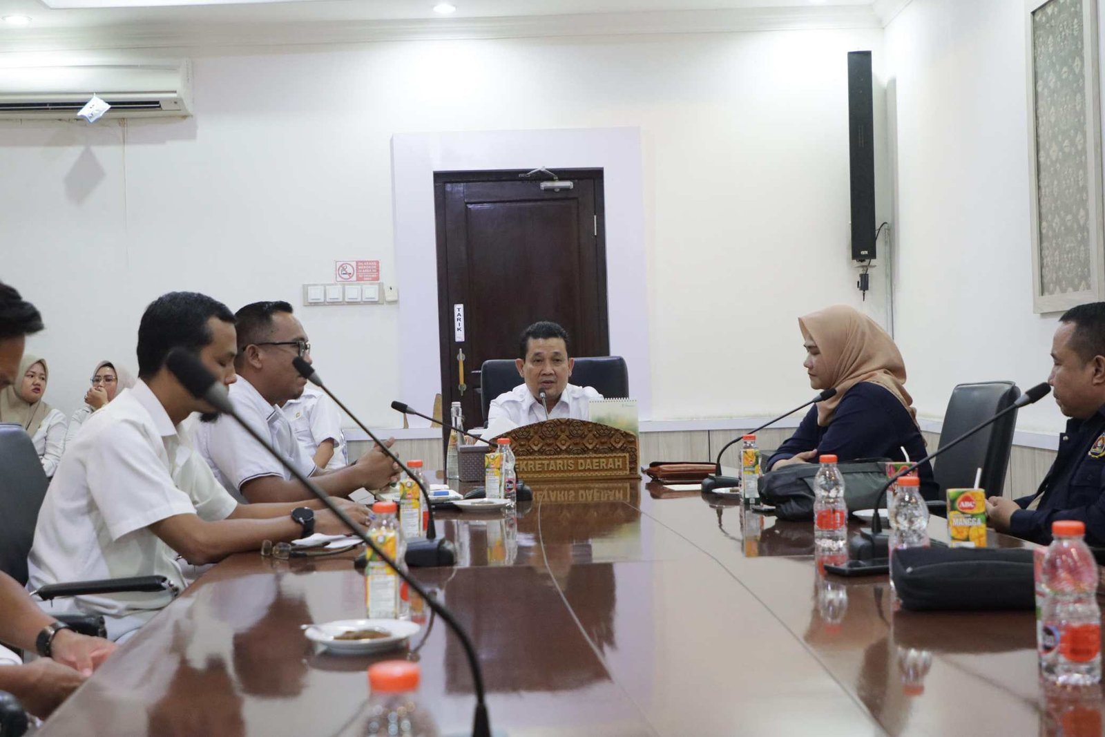 Penjabat Sekretaris Daerah Muba Drs Syafaruddin MSi menerima kunjungan silaturahmi dari para pengurus Persatuan Wartawan Indonesia (PWI) Kabupaten Muba