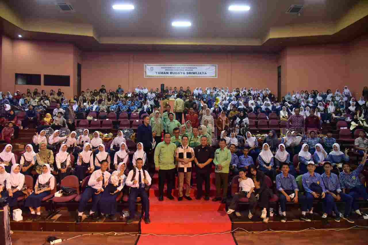 Kisah Hidup Wako Ratu Dewa Pukau Penonton dalam Drama Musikal "Nyanyian Anak dari Desa"