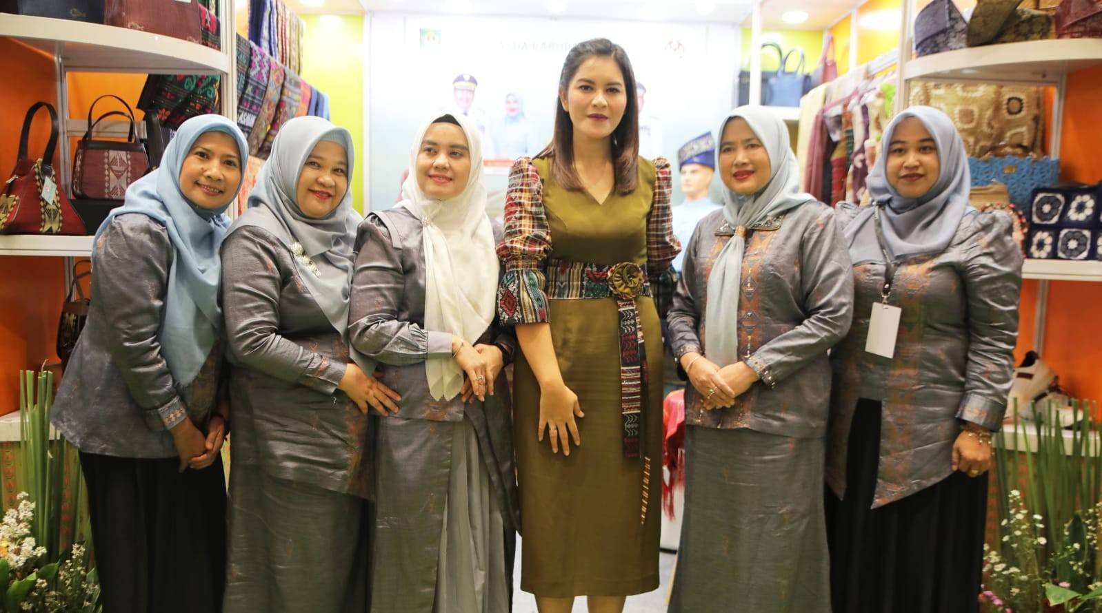 Ketua Dekranasda Asahan Hadiri Pembukaan INACRAFT 2026