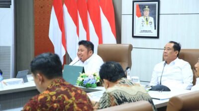 rapat percepatan pembangunan jalan khusus batubara yang digelar di Ruang Rapat Bina Praja, Senin (9/2/2026),