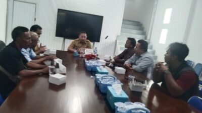 Dinas Komunikasi, Informatika, Statistik dan Persandian (Diskominfo) menerima audensi Dewan Perwakilan Daerah (DPD) Sekber Wartawan Indonesia (SWI) Kabupaten PALI di ruang rapat Kominfo. Selasa (10/02/2026).