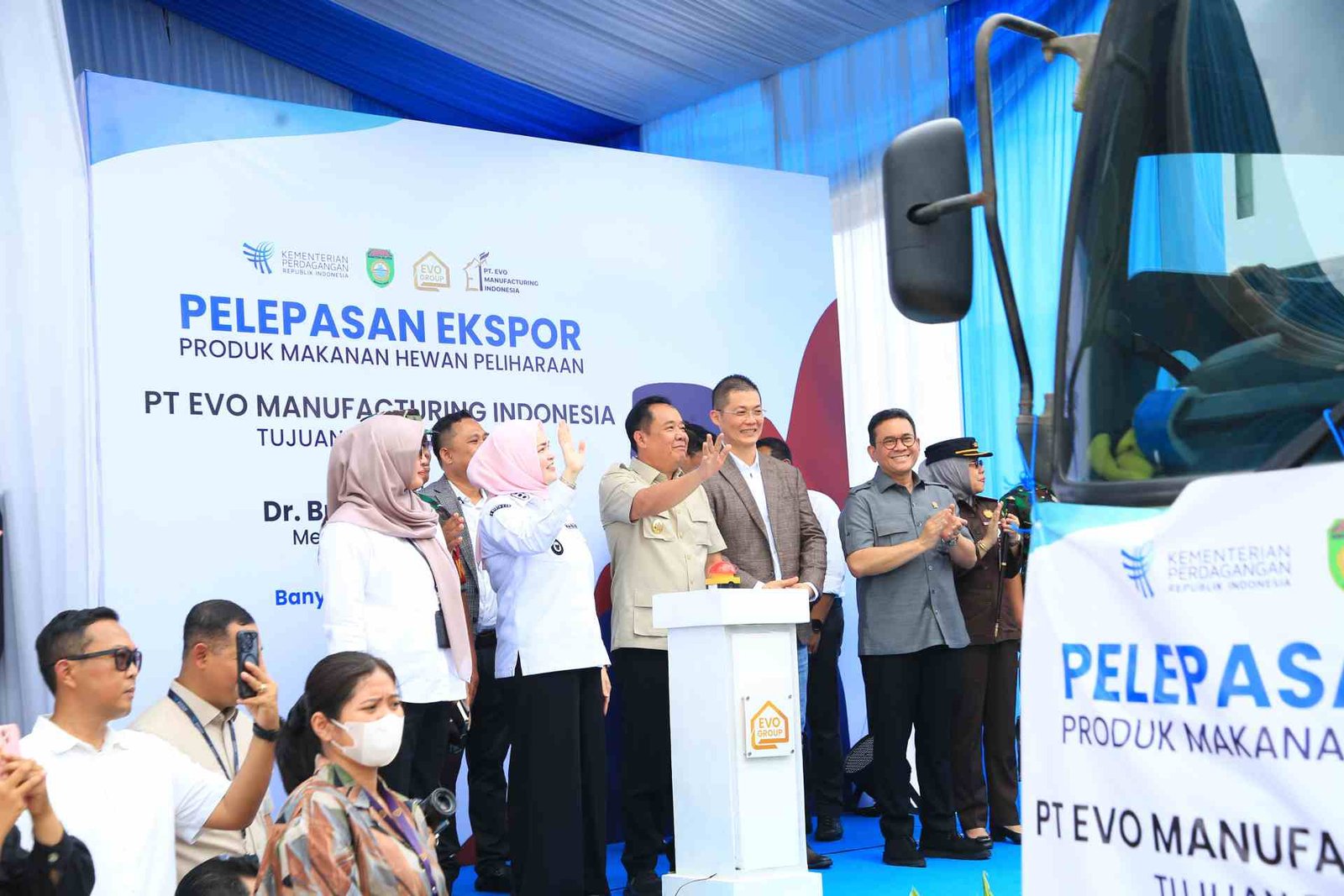 Ekspor Perdana Pakan Hewan dari Banyuasin Dilepas ke Filipina