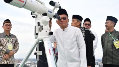 pemantauan hilal (Rukyatul Hilal) penentuan awal Ramadan 1447 Hijriyah dari ketinggian Helipad Hotel Aryaduta Palembang, Selasa sore (17/02/2026). 