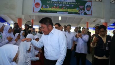 Gubernur Sumatera Selatan (Sumsel) Herman Deru meresmikan (kick off) Pemantauan Aktif Pencegahan Dengue pada anak sekolah