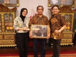 Komitmen Transparansi Berbuah Prestasi, PTBA Raih Anugerah Keterbukaan Informasi Publik 2025