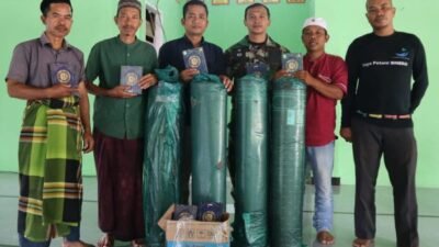Masjid dan Pesantren Tetdampak Banjir di Agra Terima Bantuan Sajadah dan Al-Qur'an