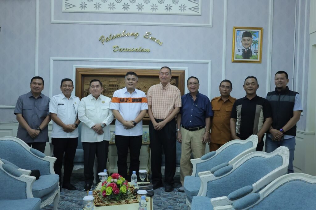 Sekretaris Daerah (Sekda) Kota Palembang, Aprizal Hasyim, menerima audiensi pelaku usaha